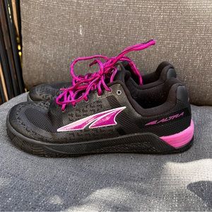 Altra HIIT XT Cross-Training Shoes Sneakers Women’s 8 Black Purple Fuchsia